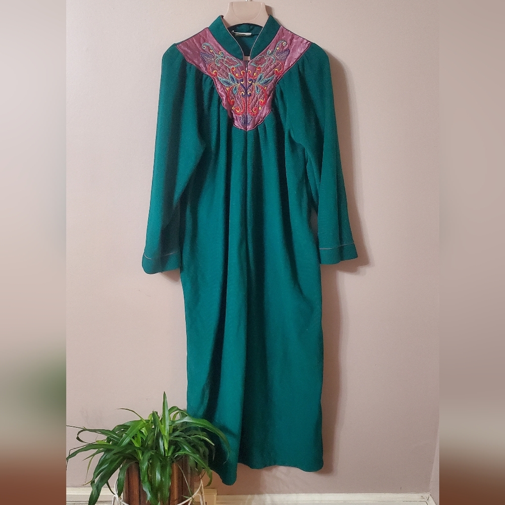 Cachet vintage housecoat